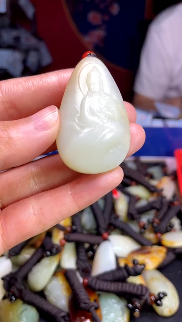 和田玉未镶嵌颈饰1