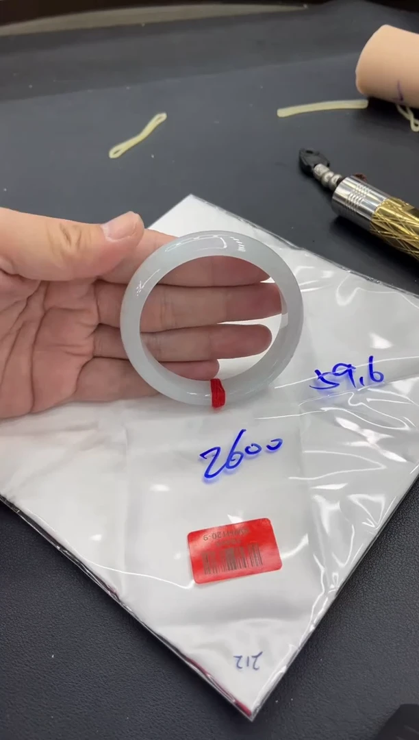 未镶嵌手镯翡翠翡翠手镯