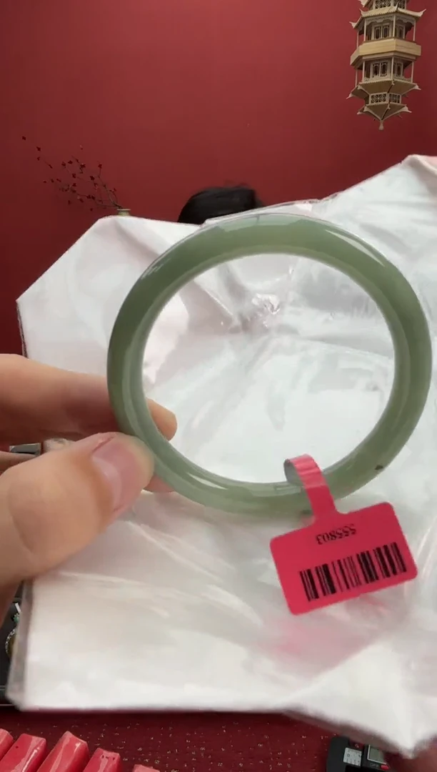 【闪购商品】翡翠手镯（圆镯）未镶嵌12手镯