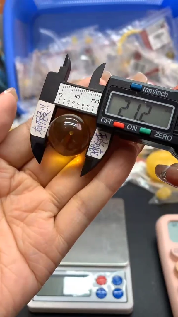 未镶嵌琥珀珠宝奇石78