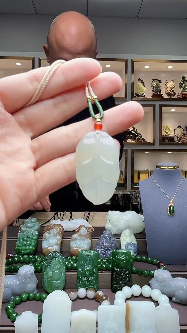 【闪购商品】和田玉颈饰未镶嵌苏