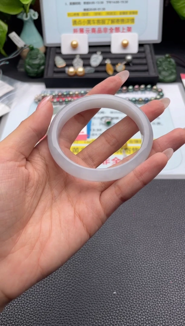 未镶嵌手镯翡翠手镯