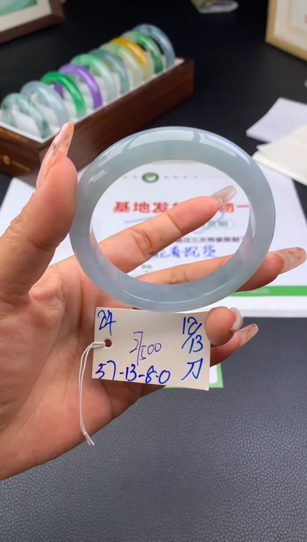 未镶嵌手镯翡翠大*睛订金    假一赔三