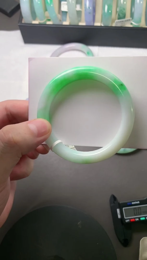 未镶嵌手镯（圆镯）翡翠52.8*9.3*8.7