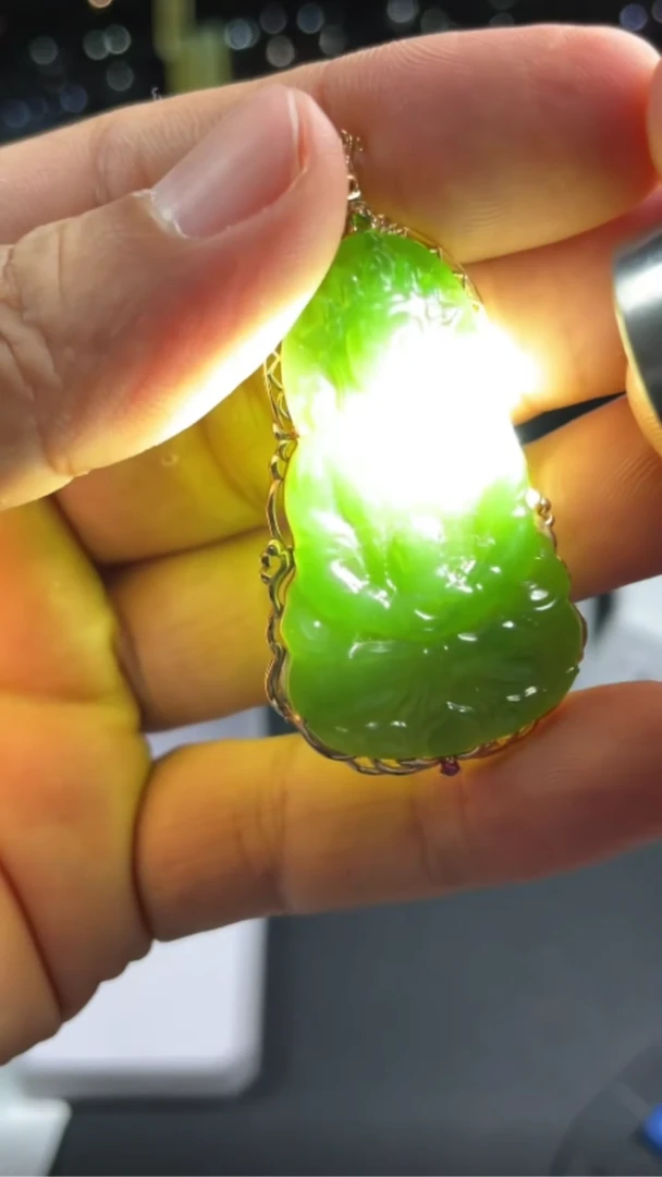 和田玉未镶嵌吊坠(不含链)11127-E8-多样性发其一