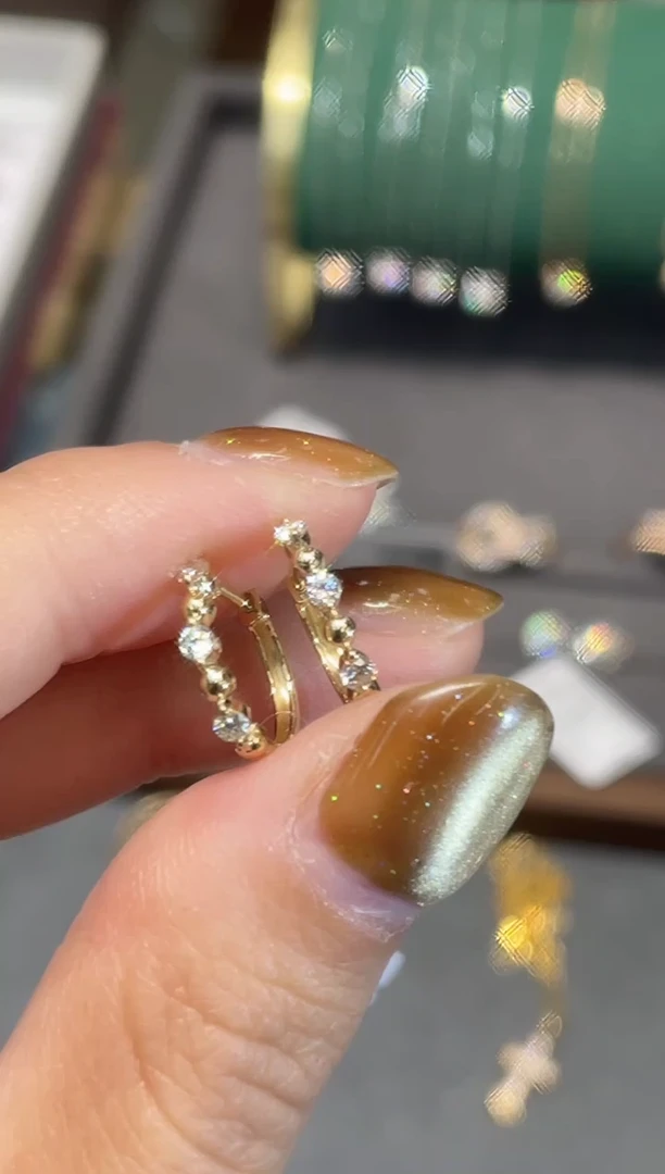 【闪购商品】钻石耳饰18K金镶嵌X豆蔻年华钻石耳包