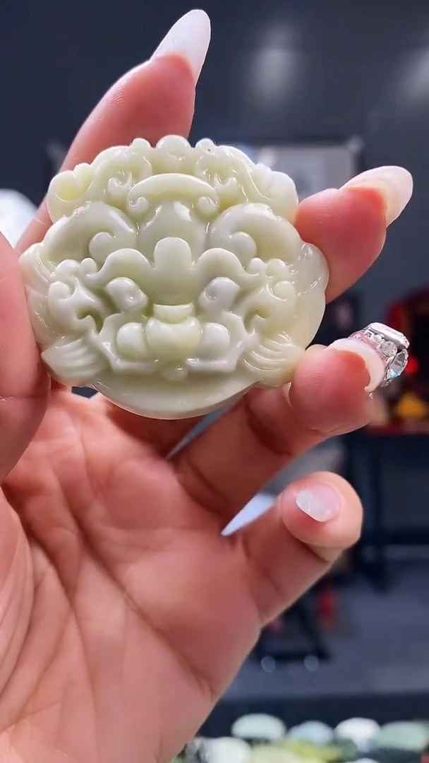 未镶嵌蛇纹石玉其他天然岫玉（多样性发其中之一）