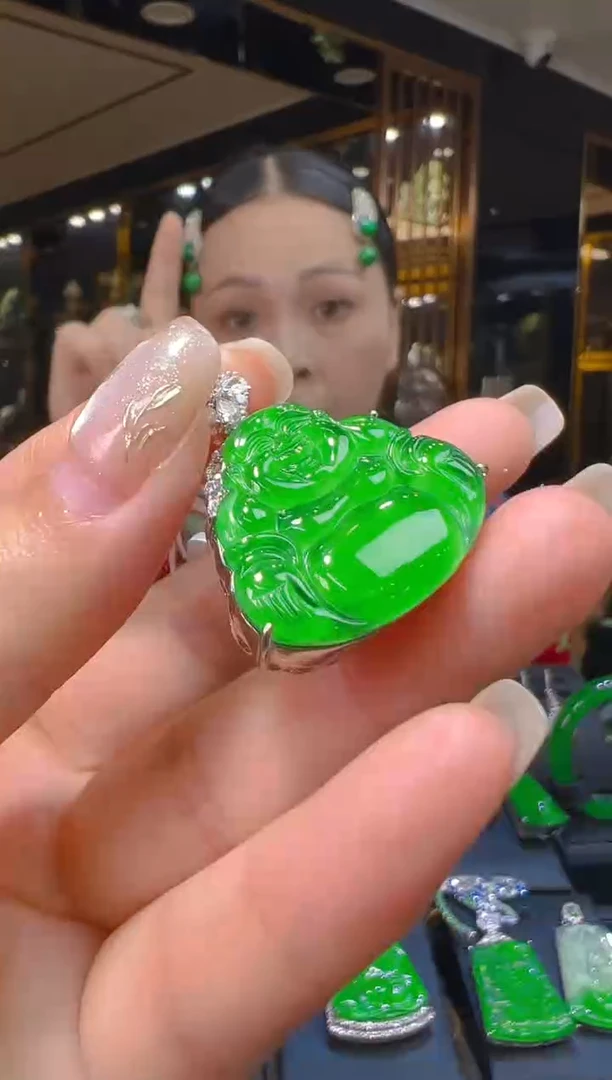 吊坠(赠链)银S925镶嵌翡翠025（多样性发其一）