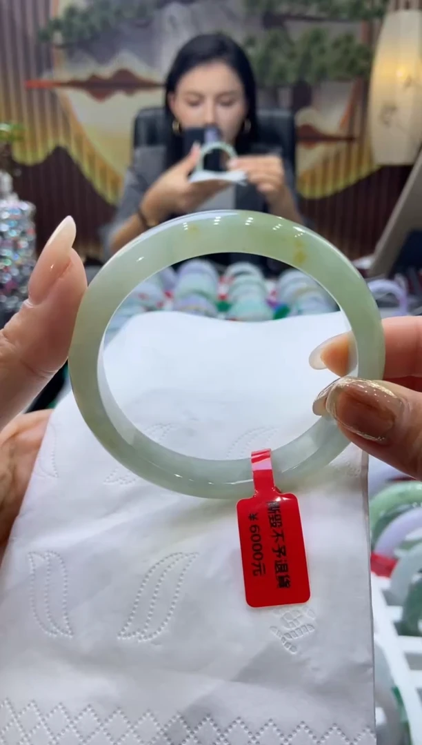 未镶嵌手镯翡翠杨****?00003492