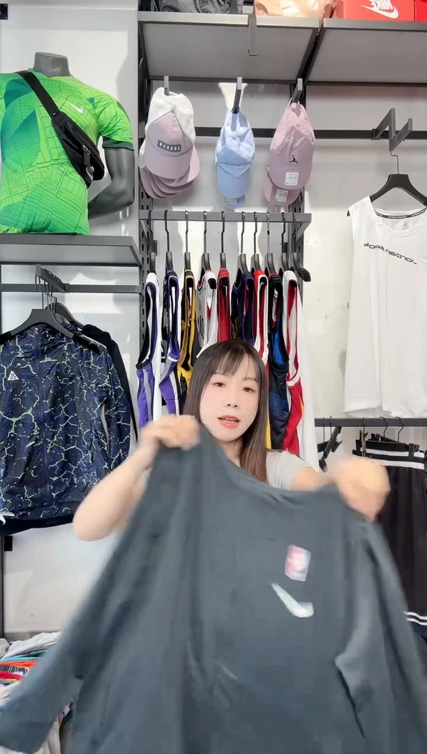 1636 编码 耐克卫衣服饰过款为准 尺码M