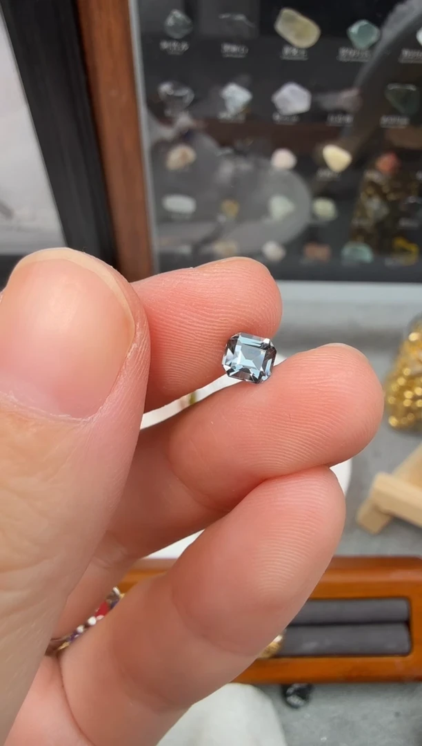 未镶嵌黑武士尖晶石0.6ct-A319-1p