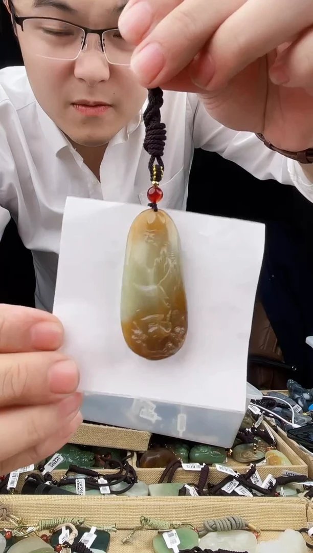 颈饰未镶嵌和田玉1