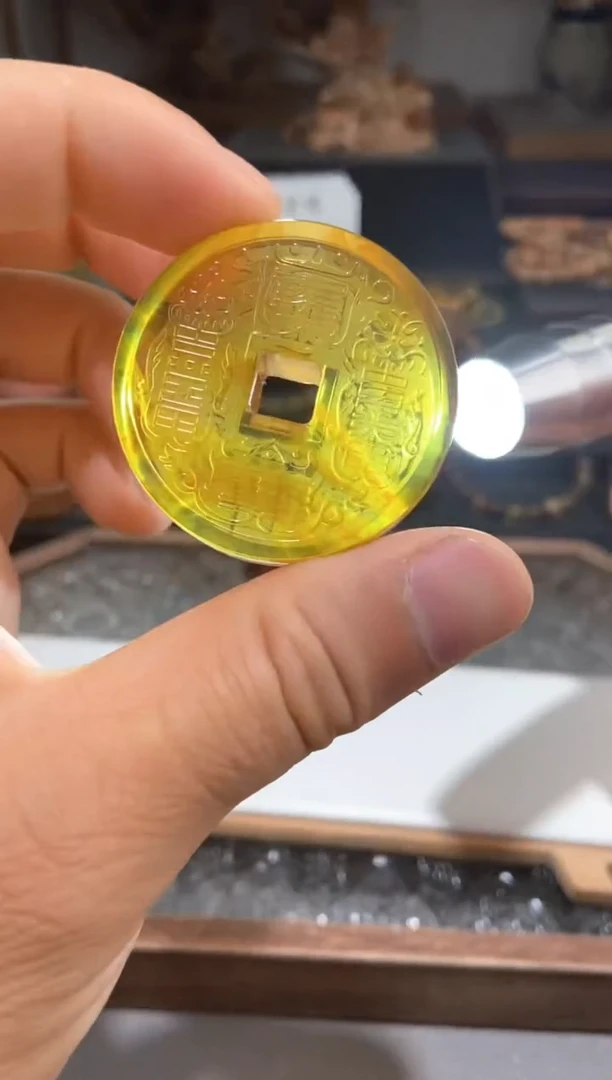 未镶嵌颈饰琥珀紫薇讳