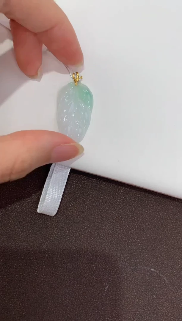 翡翠18K金镶嵌吊坠(赠链)天然缅甸a货翡翠