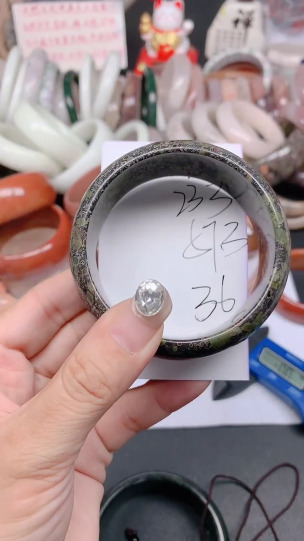 未镶嵌手镯石英质玉233