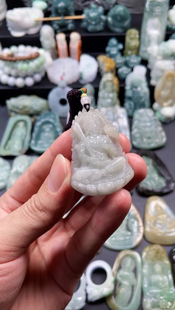 颈饰未镶嵌翡翠48  天然翡翠a货  虚空藏菩萨