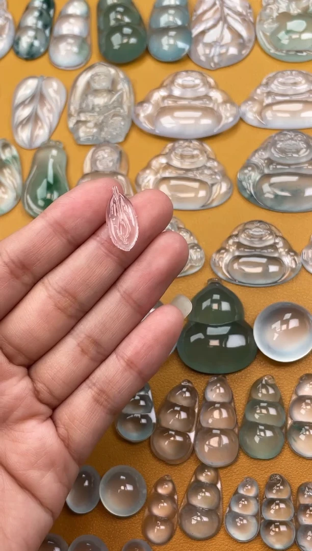 翡翠未镶嵌吊坠(不含链)羽毛