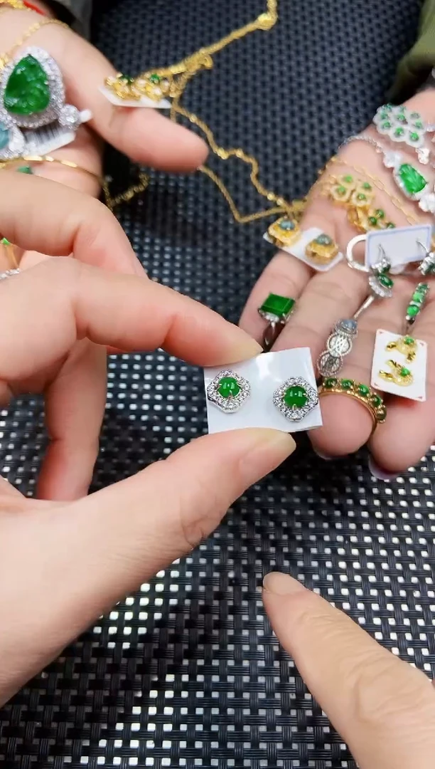 【闪购商品】翡翠耳饰未镶嵌11111111