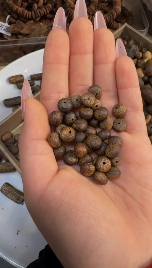 【闪购商品】沉香吊坠陆河苹果珠