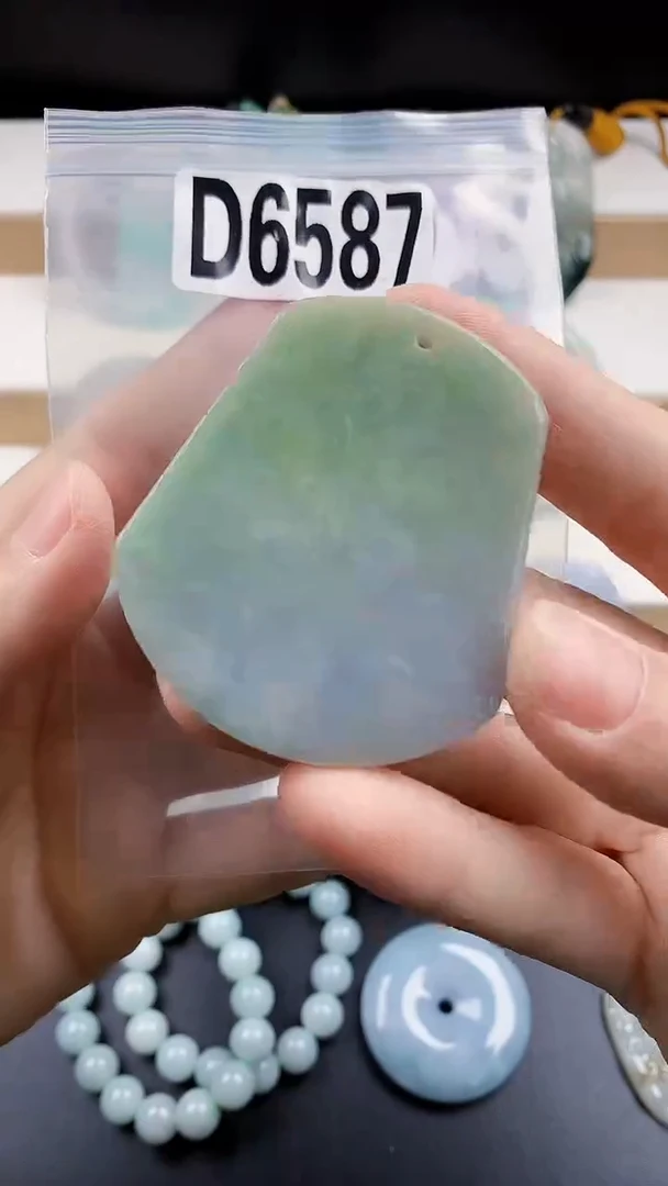 颈饰未镶嵌翡翠天然翡翠吊坠挂件