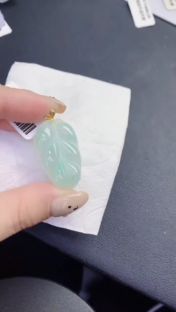 颈饰18K金镶嵌翡翠缅甸天然翡翠A货