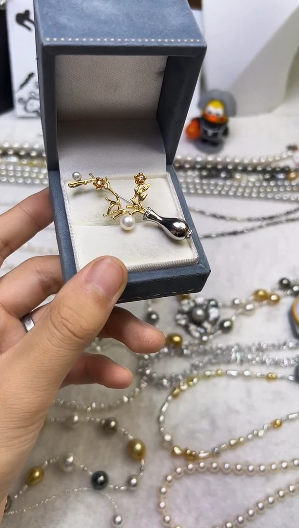 未镶嵌胸饰海水珍珠珍珠