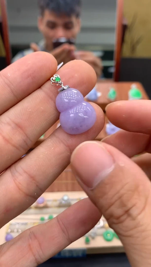 吊坠(不含链)18K金镶嵌翡翠葫芦