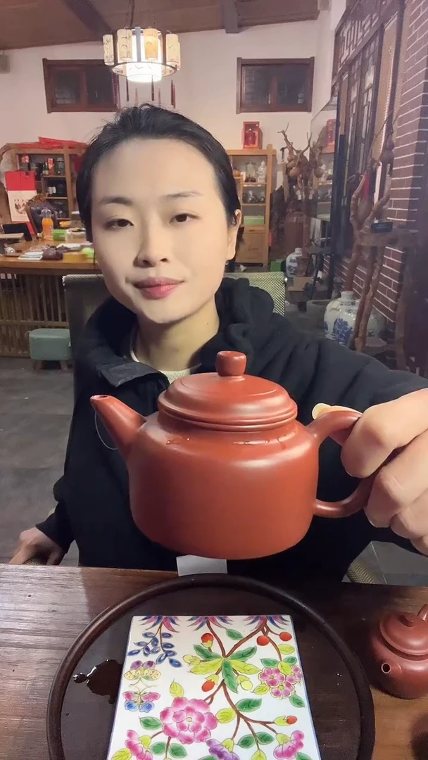 哈*镜德钟壶 朱泥