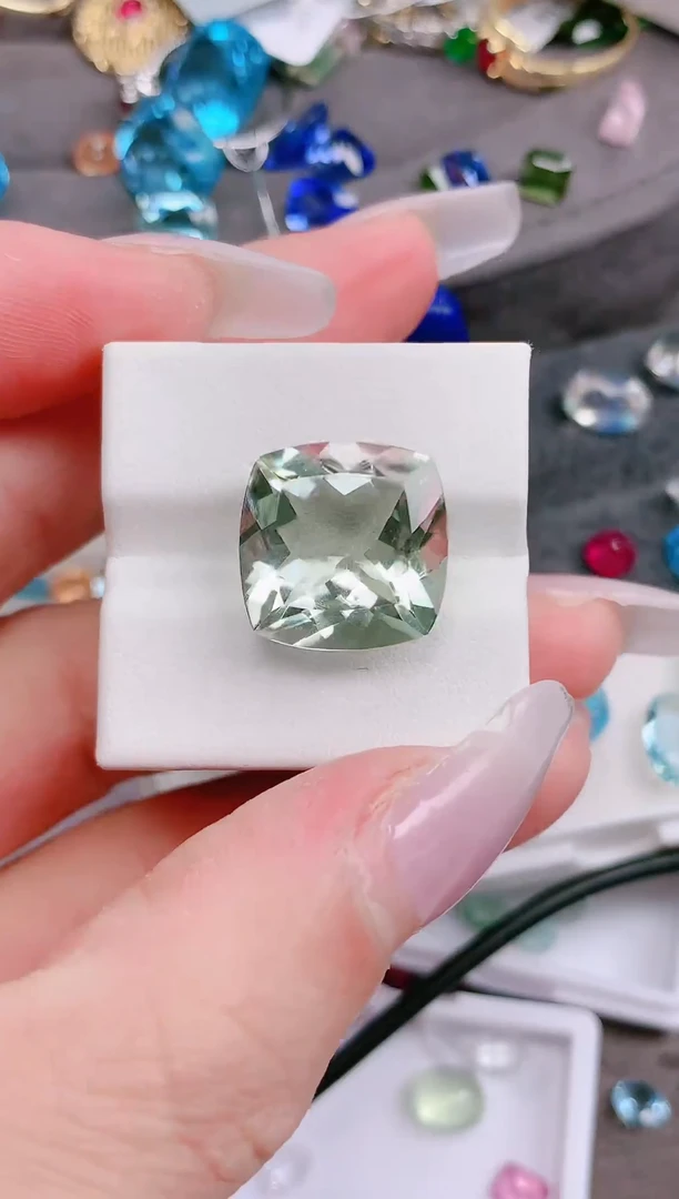 未镶嵌珠宝半成品绿水晶11.97ct