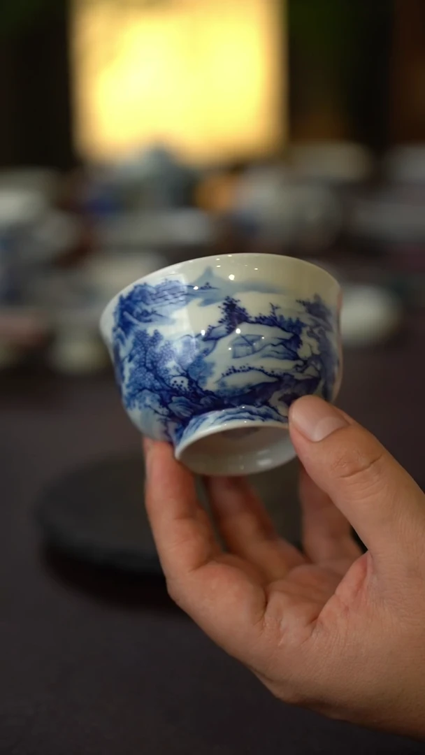 景德镇全手工手绘精工青花山水炉式杯