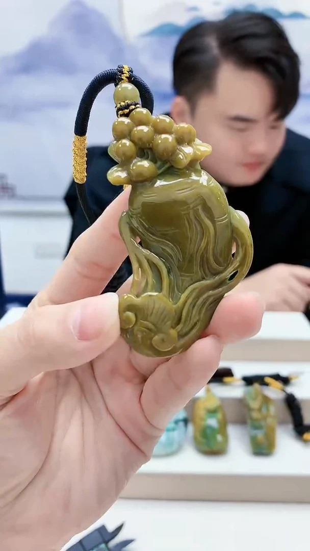 未镶嵌定制翡翠5060lr-毛货挂件21