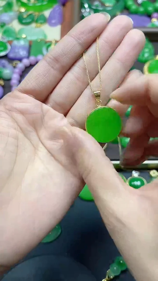 颈饰14K金镶嵌翡翠小园牌包边