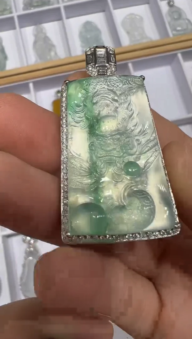 未镶嵌定制翡翠龙牌