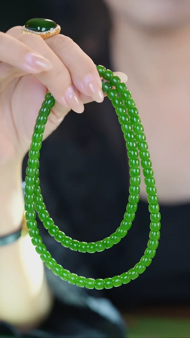 颈饰未镶嵌和田玉冰阳绿顶色满冰胶感直切项链 6.5mm