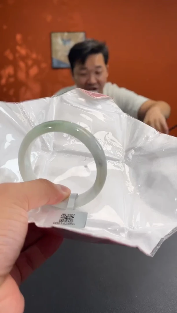 未镶嵌手镯翡翠4