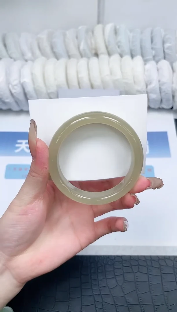 【闪购商品】石英质玉手镯未镶嵌Q97-57.7