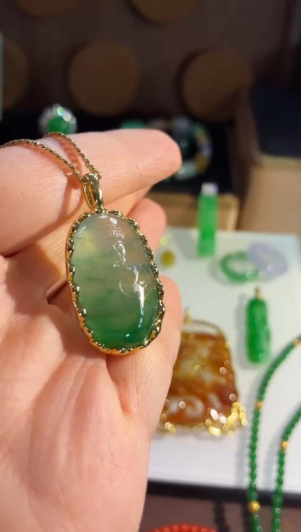 吊坠(不含链)18K金镶嵌翡翠吊坠