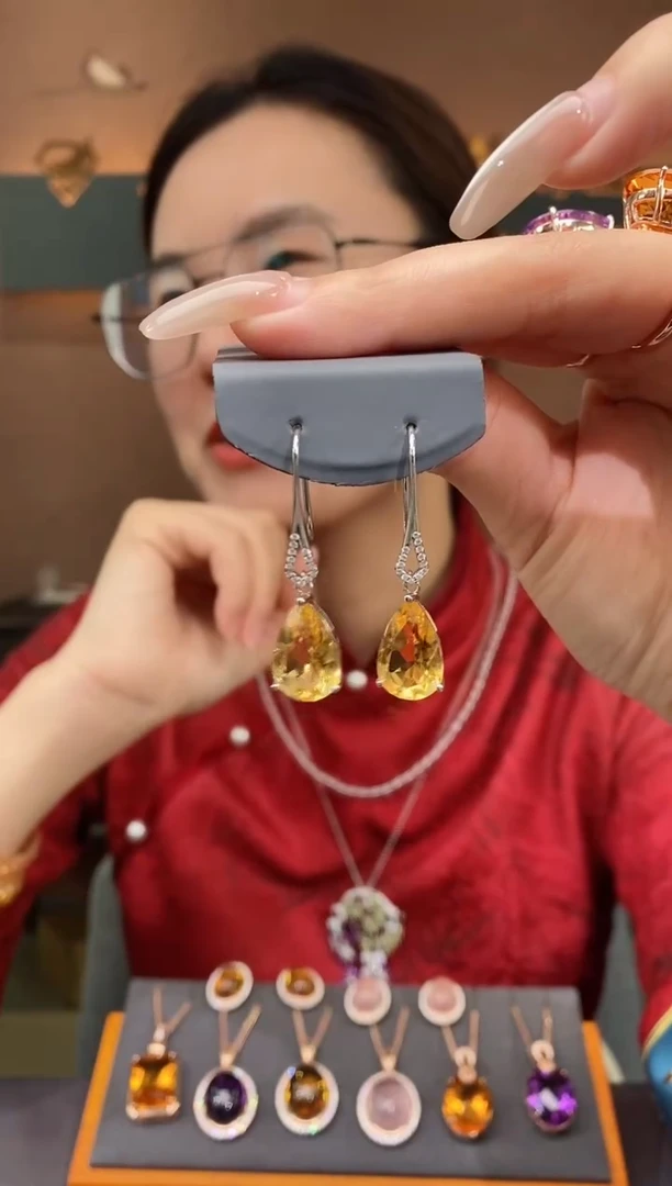 【闪购商品】黄晶耳钉银S925镶嵌黄晶耳钉