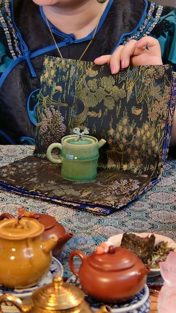 茶具绿壶110毫升加赠品。。。。