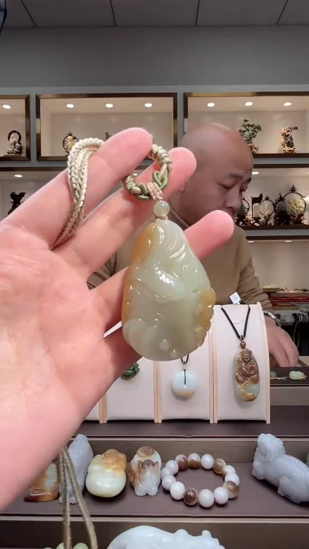 颈饰未镶嵌和田玉苏