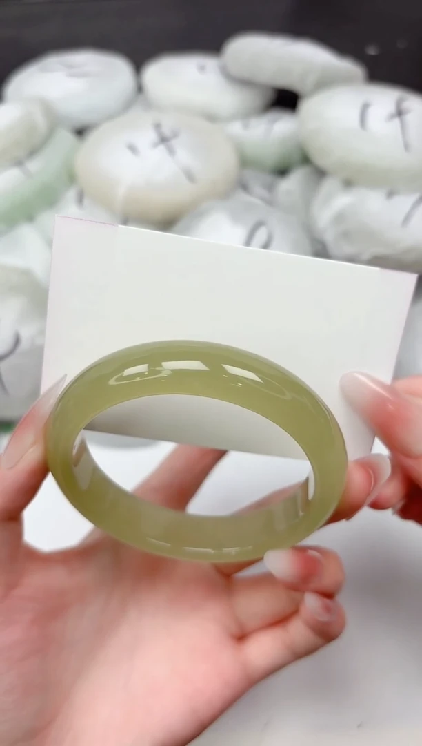 未镶嵌手镯石英质玉133-60.2