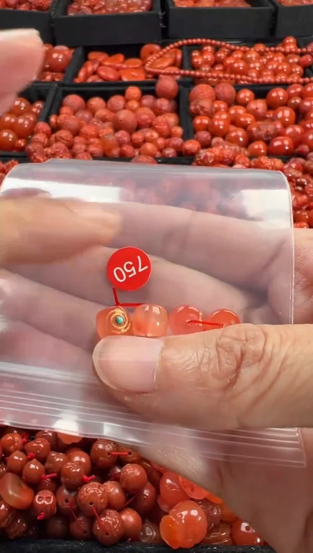 颈饰未镶嵌南红玛瑙1