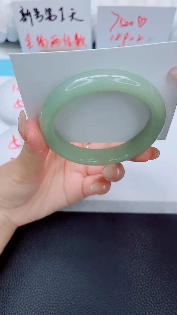 未镶嵌手镯石英质玉91-56