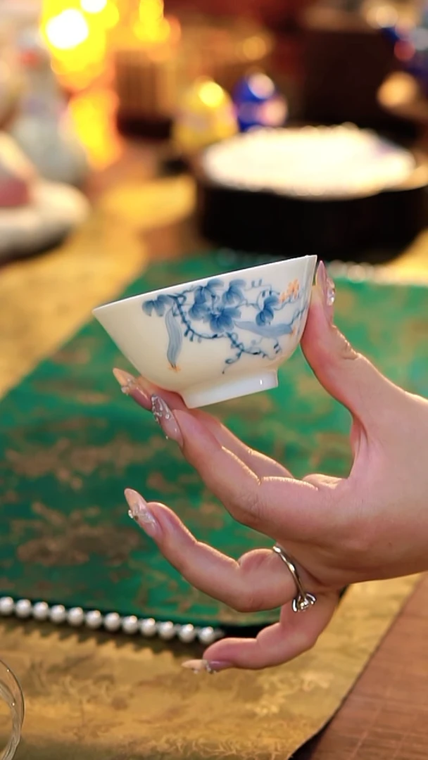 水晶玻璃吸管款手绘青花白玉泥瓜藤主人杯