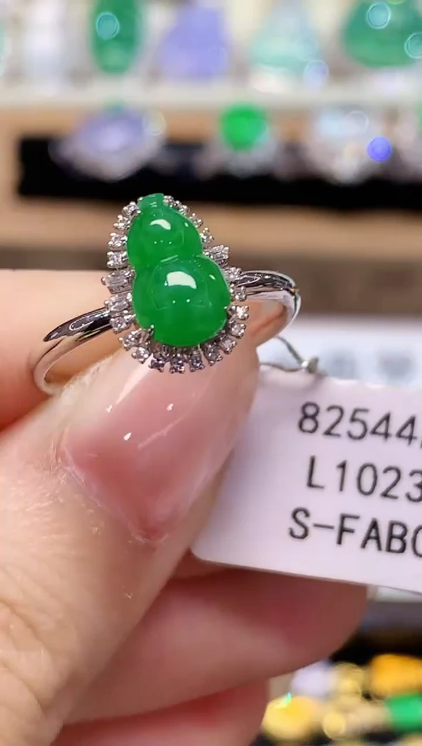 18K金镶嵌戒指翡翠L1023多样性发其一