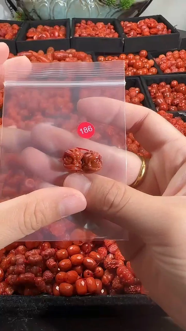 颈饰未镶嵌南红玛瑙1