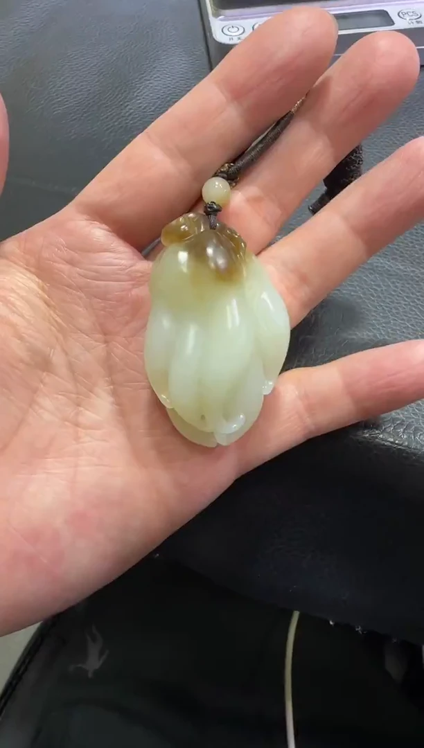 吊坠(赠链)未镶嵌和田玉金山糖白挂件 （产地直发）