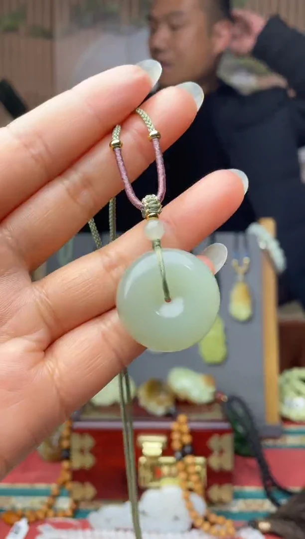 颈饰未镶嵌和田玉拍一发一