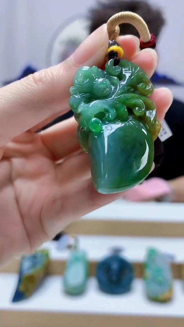 未镶嵌定制翡翠4688zm-毛货挂件灵猴献瑞63