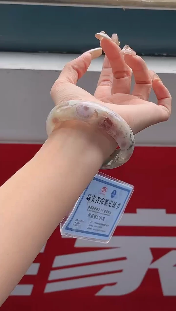 未镶嵌手镯石英质玉六*六圈口（赠品镯心）